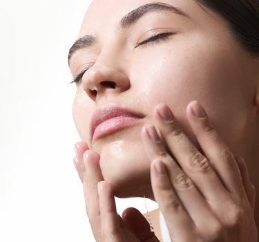 תכשיר הידרופלי לניקוי והסרת איפור פירם