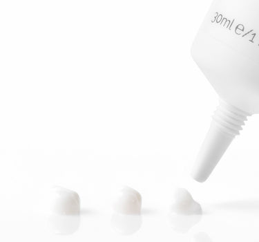 ג'ל לאזור העיניים מועשר בלחות קומודקס