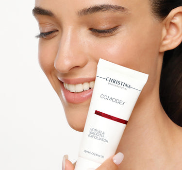 פילינג סקראב לטיהור וחידוש העור קומודקס
