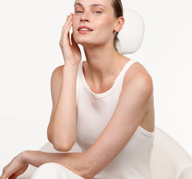 תרסיס לחות לרענון מכיל תמצית ענבים ניואנס