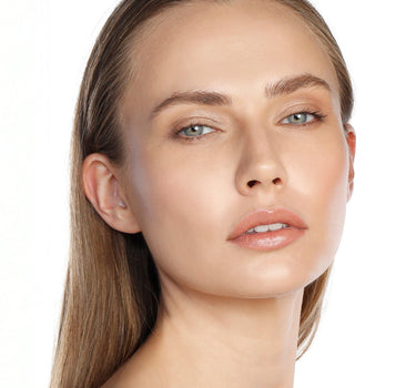 מי פנים פעילים מבוססים מזונות על נוטרייאנט - כריסטינה ישראל