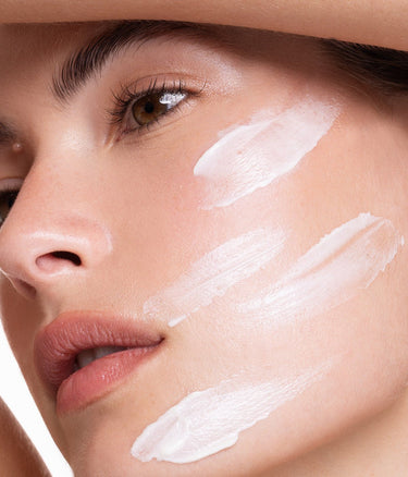 קרם יום במרקם קליל עם הגנה קומודקס SPF 15 - כריסטינה ישראל