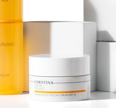 קרם לחות עם הגנה ליום במרקם קליל פוראבר יאנג SPF 25 - כריסטינה ישראל